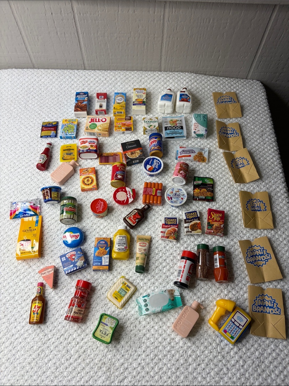 ZURU Mini Brands Lot 50+ Pcs Mixed Series Grocery Toys Bags Scanner